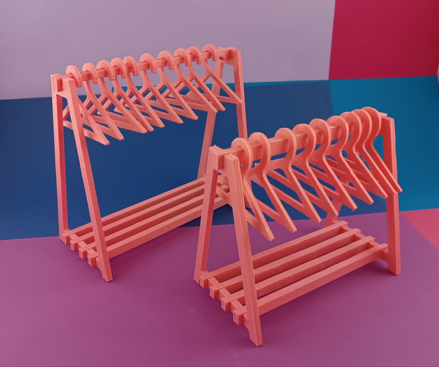 رگال کوکی به همراه چوب لباسی
